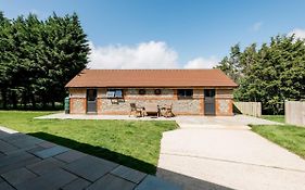 Peaceful Hideaway In South Downs